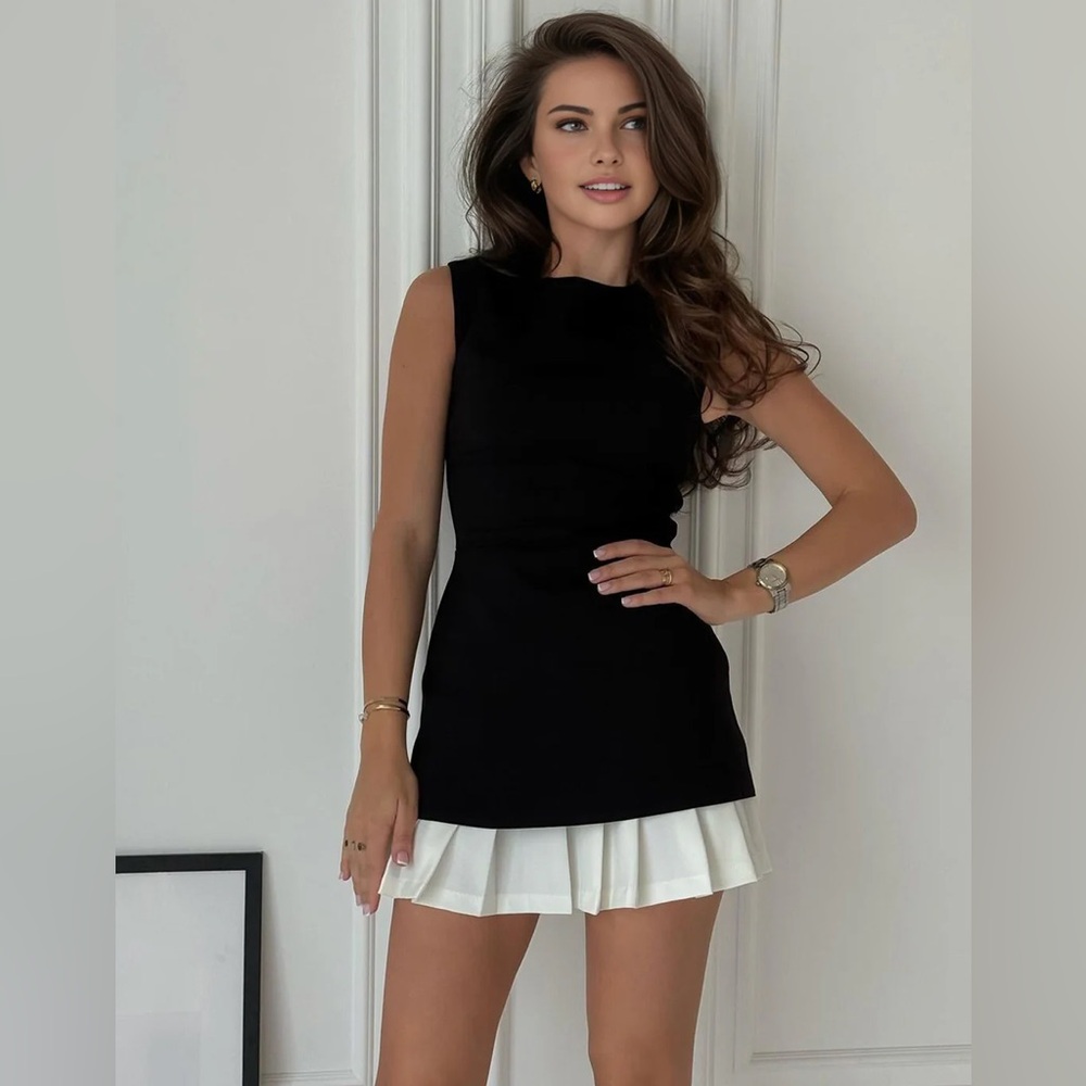 Commense Two-Tone Sleeveless Pleated Short Dress